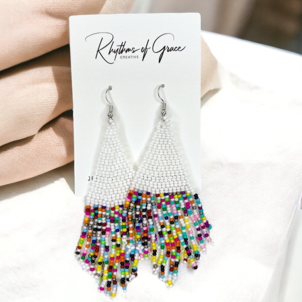 Whimsical Boho Beaded Earrings – Dazzle in Style! 🌟 NWT
